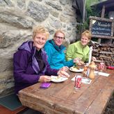 We genieten weer volop in jullie mooie huis. Het weer is goed en we kunnen lekker veel wandelen. Zo meteen vanaf de Belalp de Foggenhorn bedwingen :-). En gisteren waren we weer in de Walibachhütte en hebben er genoten van heerlijke raclette. We hebben de wandeling er naar toe vanaf Munster gedaan. Heel mooi. - 2014 Fam. Tulmans - Groeten van Corrie, Koosje en Mien